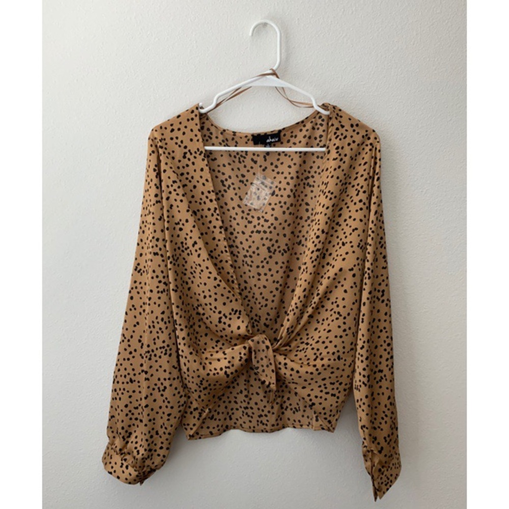 NWOT AKAIV “Stars Night” Blouse